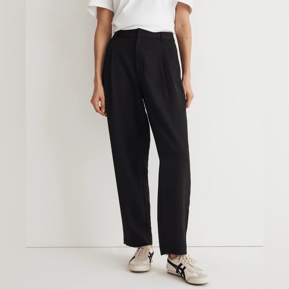 012/ madewell nl918 p10 Petite Pleated Tapered-Leg Pants in Easygoing Crepe - Picture 2 of 8